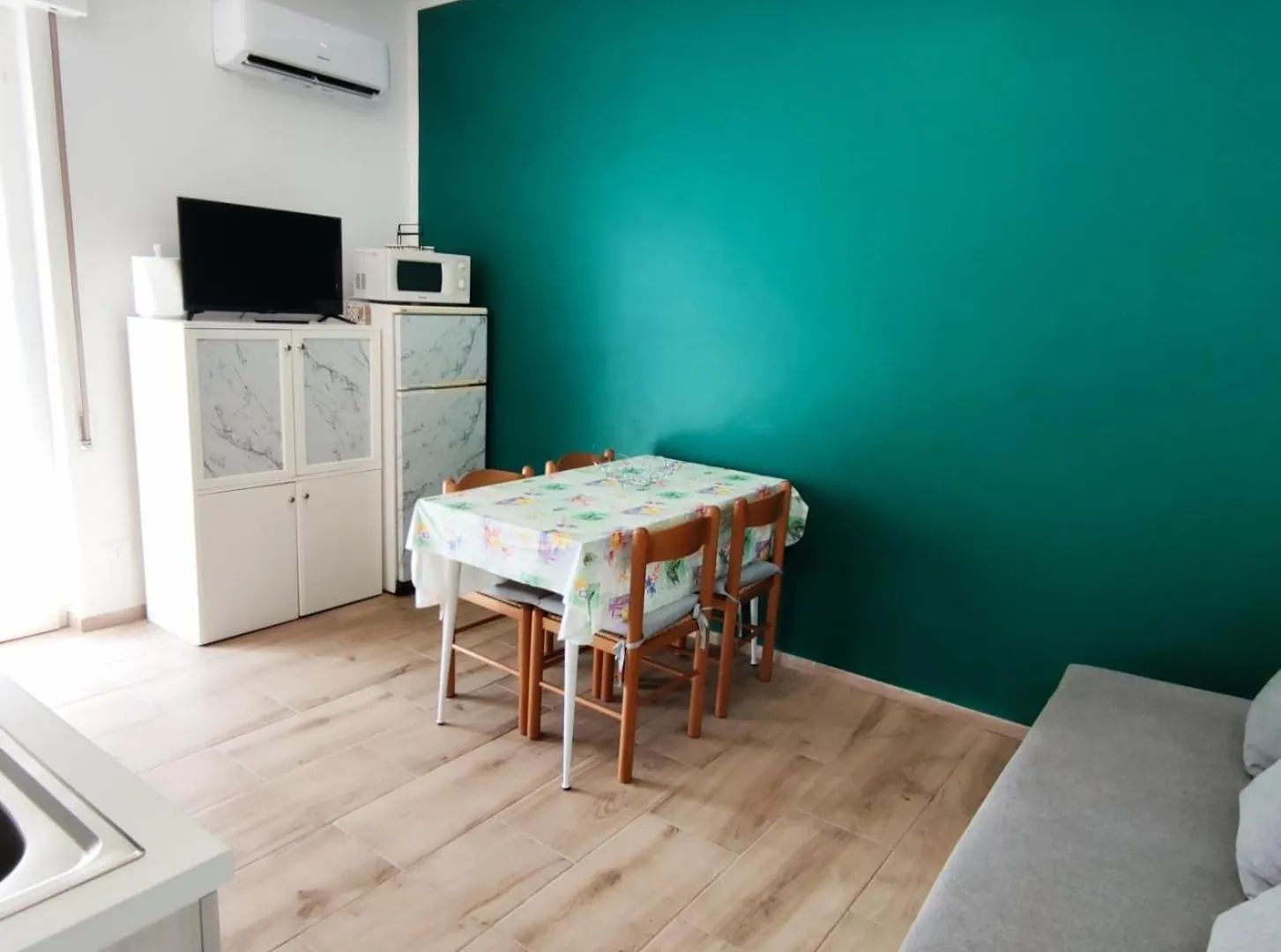 Renesmee Beach Apartment Pietra Ligure 0*,  Italien