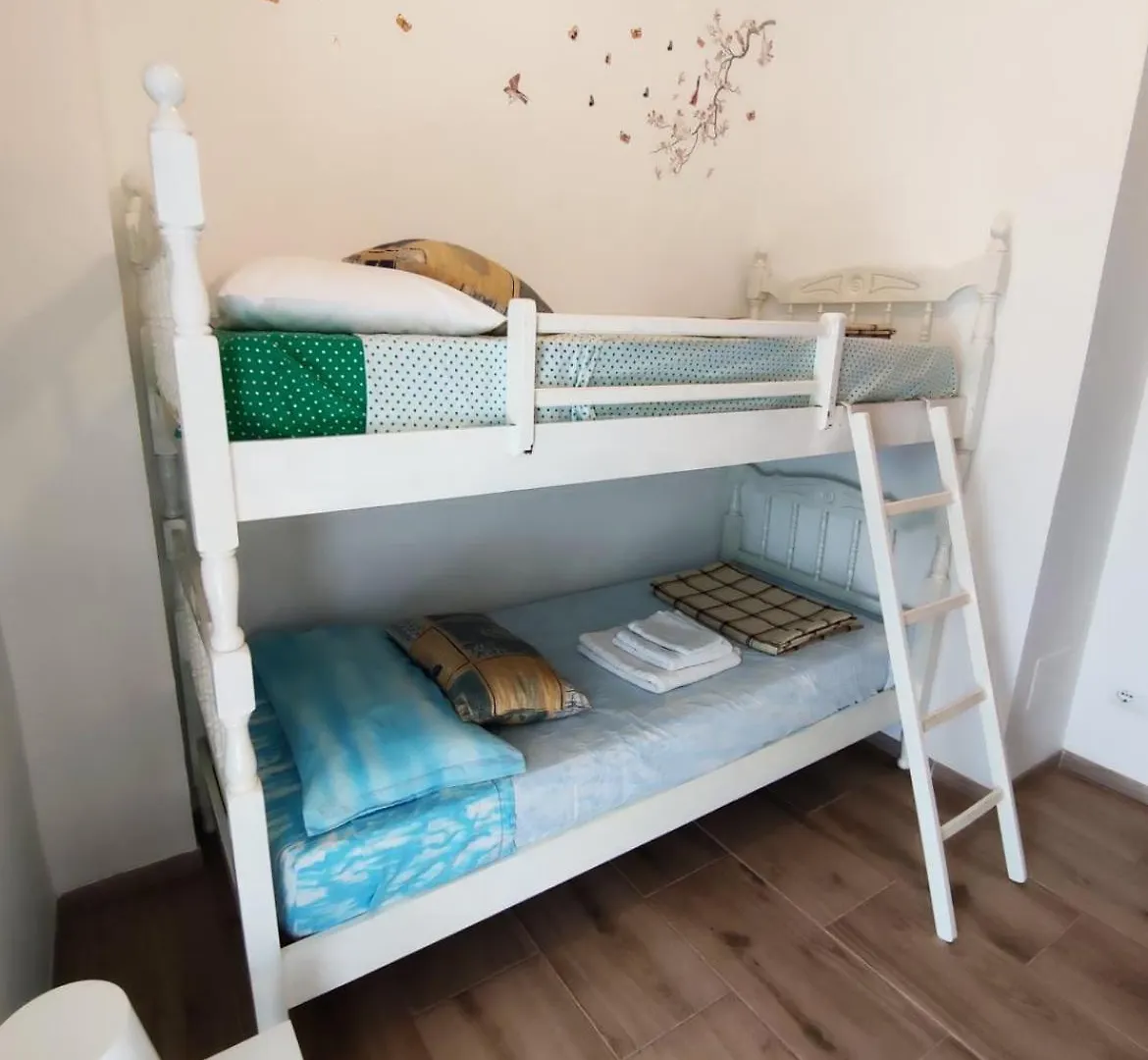 Renesmee Beach Apartment Pietra Ligure